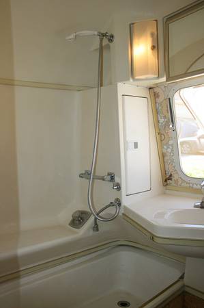 1977 Airstream Overlander Bathroom.jpg