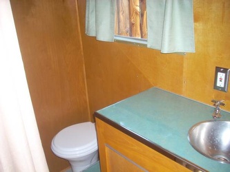 1946 Spartan Manor bathroom