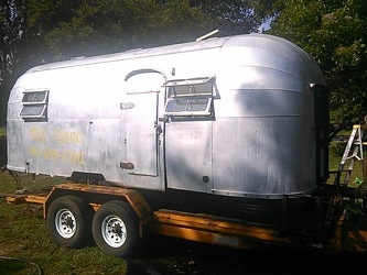 1953 Airstream Flying Cloud Entrance