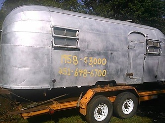 1953 Airstream Flying Cloud Passnger Side