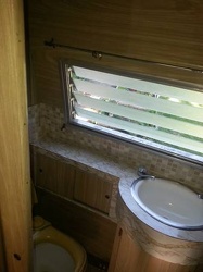 1963 Traveleze 17' Bathroom