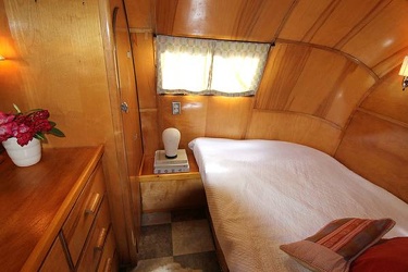 1953 Vagabond 262 Bedroom 2