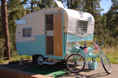 1961 Shasta Compact Entrance