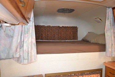 1971 Avion Cayo Truck Camper Bed