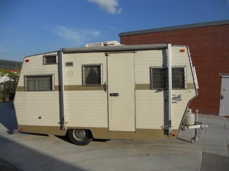 1969 Shasta Starflyte Entrance 2