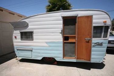 1958 Shasta Airflyte Entrance