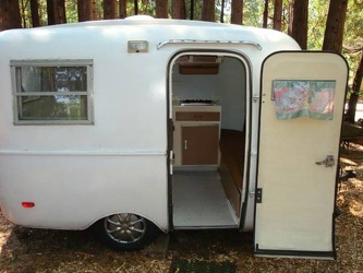 1975 Scamp Entrance 2