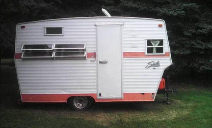 1972 Shasta 1400 Entrance