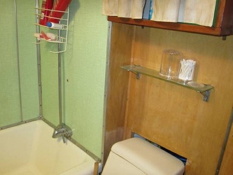 1956 Pacemaker Bathroom