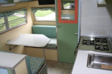 1969 Aristocrat Land Commander Dinette