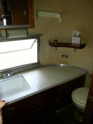 1954 Airstream Land Yacht Bathroom