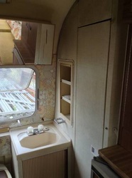 1976 Argosy Minuet Bathroom 2