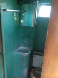 1951 Spartanette Tandem Bathroom 4