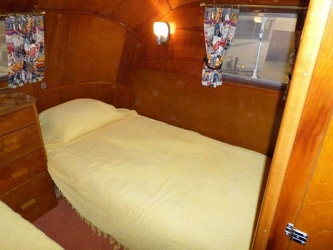 1952 Vagabond 262 Bedroom