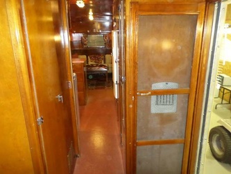 1952 Vagabond 262 Hallway