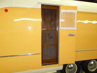 1952 Vagabond 262 Rear Door