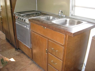 1966 Avion M25. Kitchen