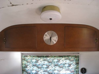 1966 Avion M25 Clock