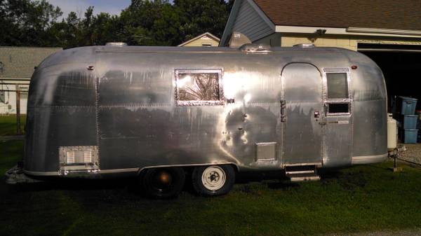 1967 Airstream Trade Passenger Side.jpg