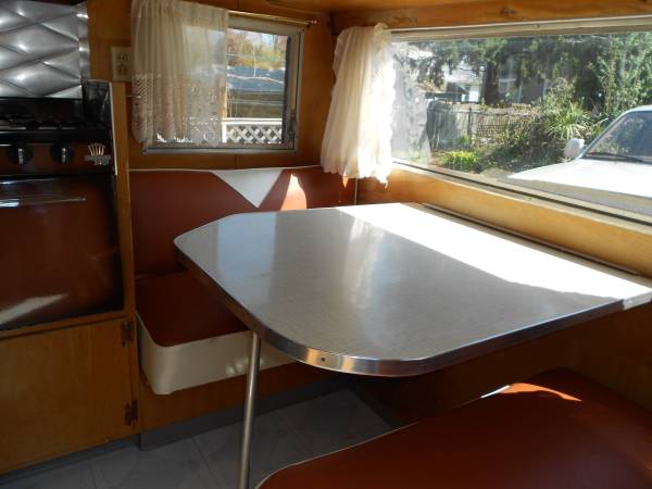 1959 DeVille Dinette 2.jpg
