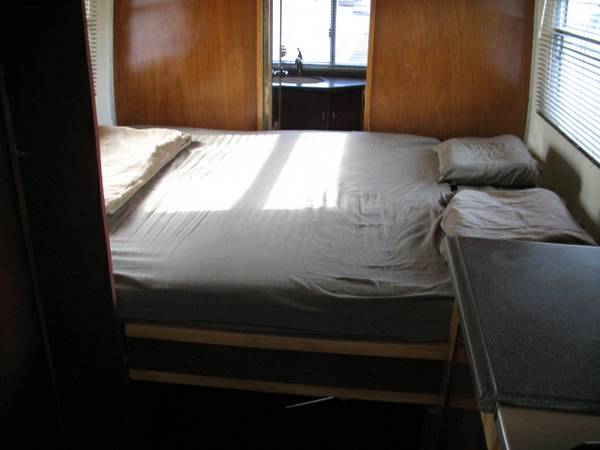 1974 Avion La Grande Bed 2.jpg