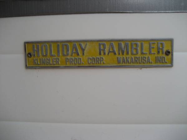 1963 Holiday Rambler Emblem.jpg