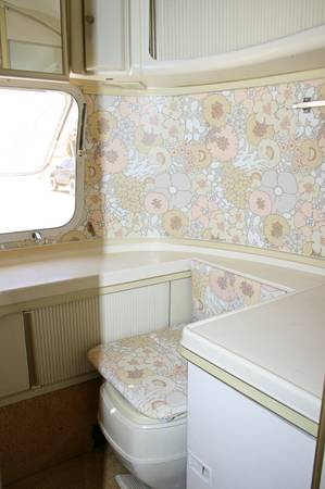 1977 Airstream Overlander Bathroom 3.jpg