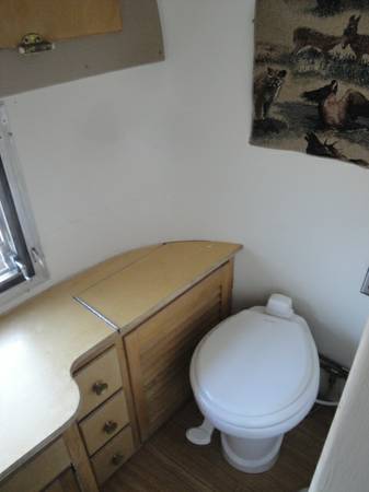1965 Avion Bathroom 2.jpg