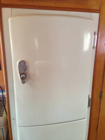 1953 Stylcraft Fridge 2.jpg